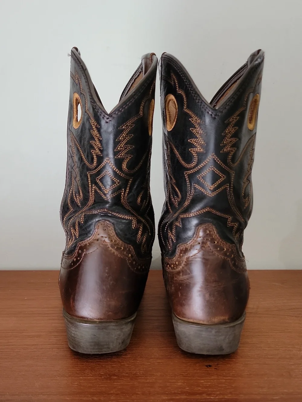 Ariat Kids Roughstock Boots sz4